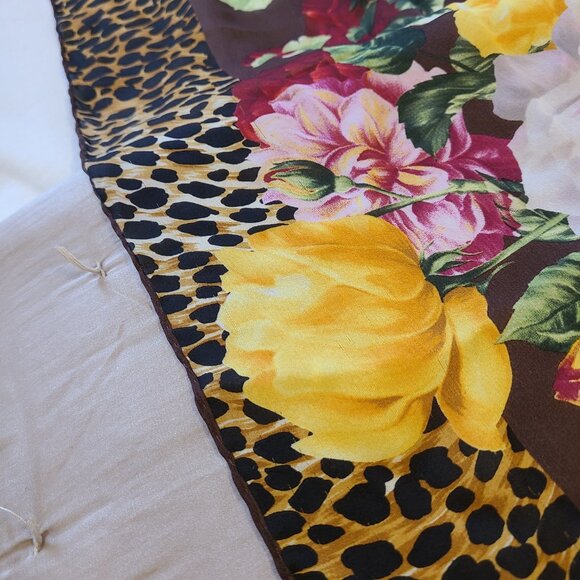 Dolce & Gabbana 100% silk scarf - Picture 5 of 9